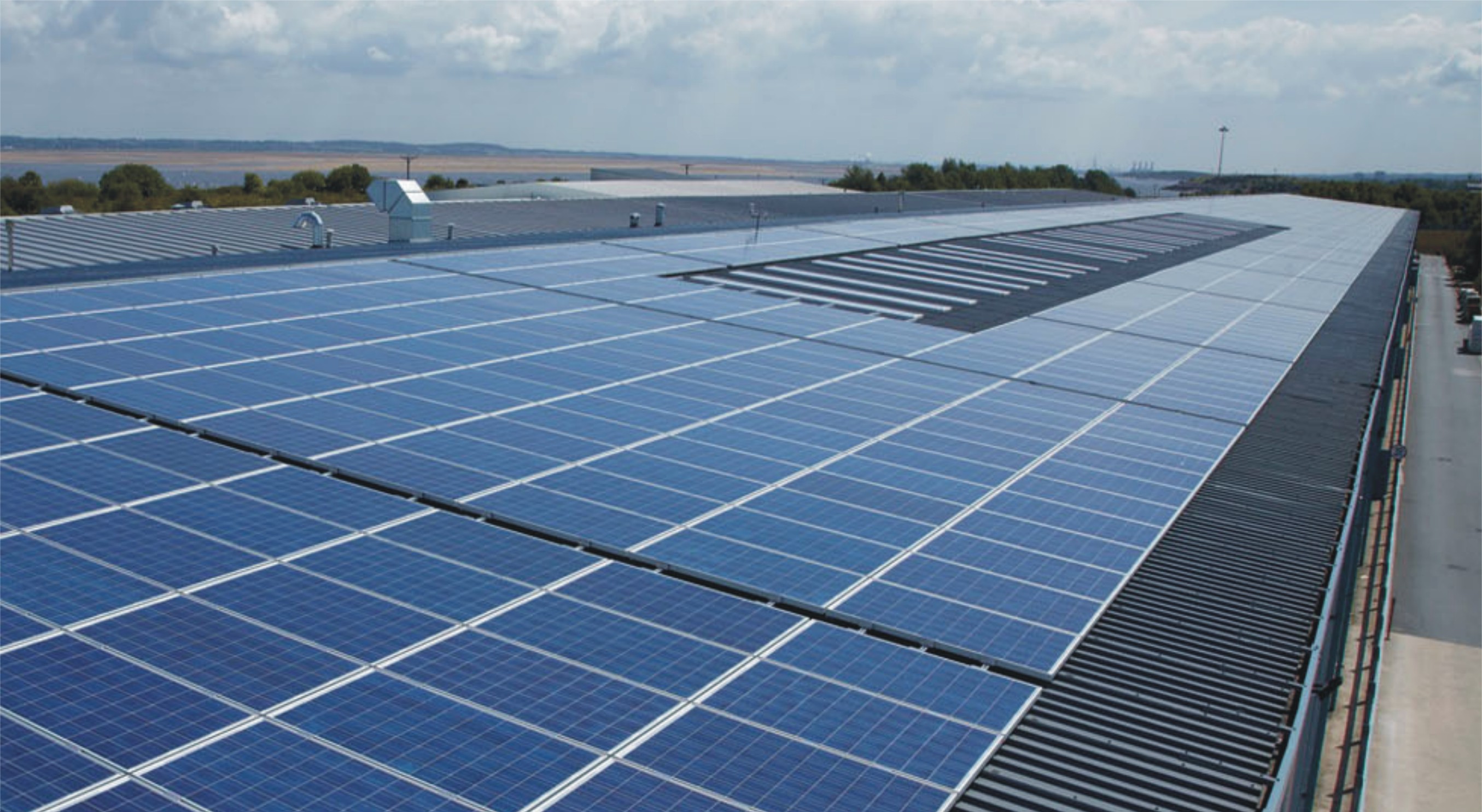 华体会（中国）光伏建筑一体化屋面系统 托起光伏发电的明天